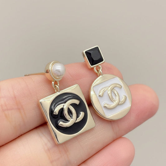 Midnight Pearl Contrast Drop Earrings