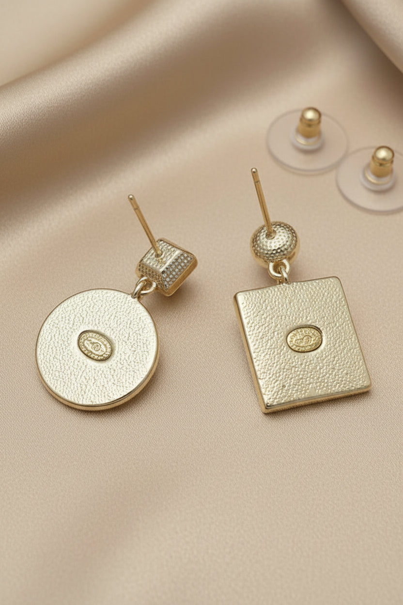 Midnight Pearl Contrast Drop Earrings