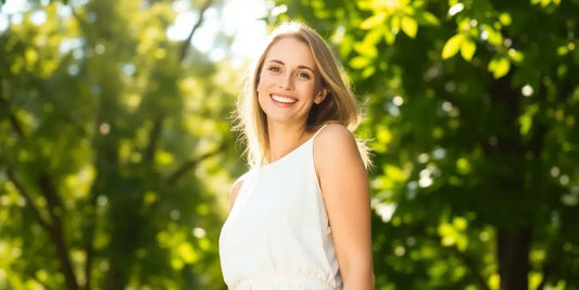 Woman wearing a casual short dress outdoors.