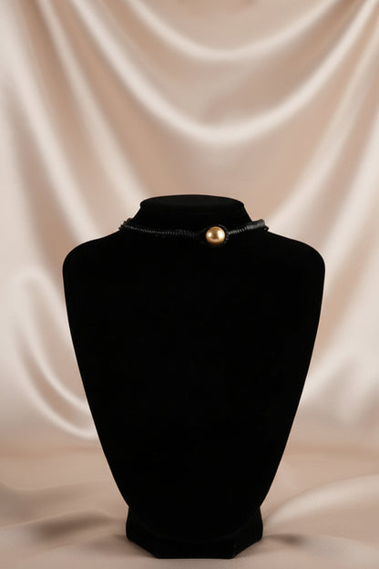 Exaggerated Geometric Round Pendants Necklace